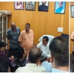 उत्तराखंड श्रमजीवी पत्रकार यूनियन ने उठाया डिजिटल मीडिया की विज्ञापन दरों का मुद्दा, डीजी सूचना बंशीधर तिवारी ने मिलकर न्यूज पोर्टल-वेबसाइटों के लिए सम्मानजनक विज्ञापन राशि की मांग; पत्रकार हितों को लेकर सरकार गंभीर, किसी भी स्तर पर नहीं होने दिया जाएगा अहित – बंशीधर तिवारी