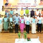पशुपालन तथा गन्ना विकास एवं चीनी उद्योग विभाग के 101 नवनियुक्त कार्मिकों को मुख्यमंत्री ने प्रदान किए नियुक्ति पत्र
